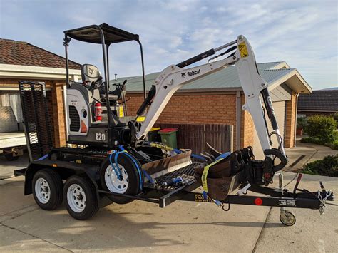 Mini bobcat hire Palmerston City – Small Excavators available